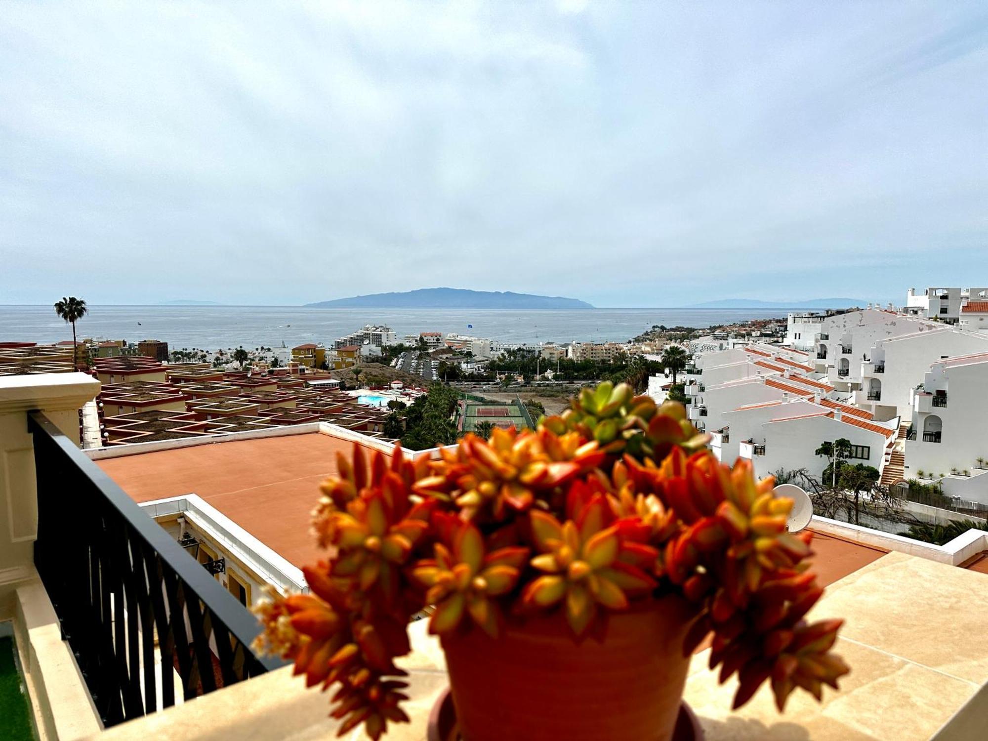 - Amazing Ocean And Teide View - Fast Wifi, Air Con * Costa Adeje (Tenerife)